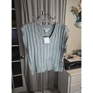 CUPCAKES and Cashmere V-neck Cable Knit Gray Sweater Vest Size Large NWT